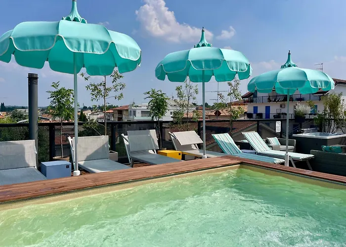 Plaza Suites&Skypool
